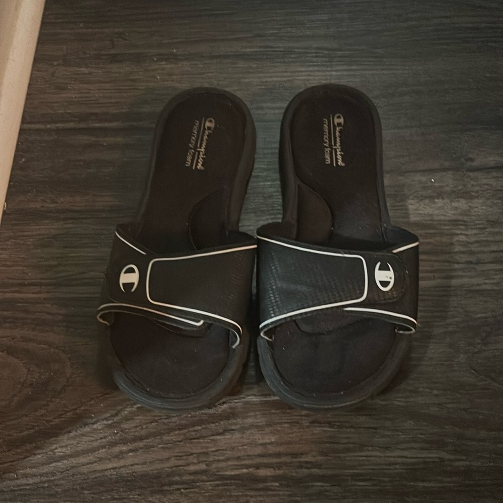 Champion women’s slide size 7